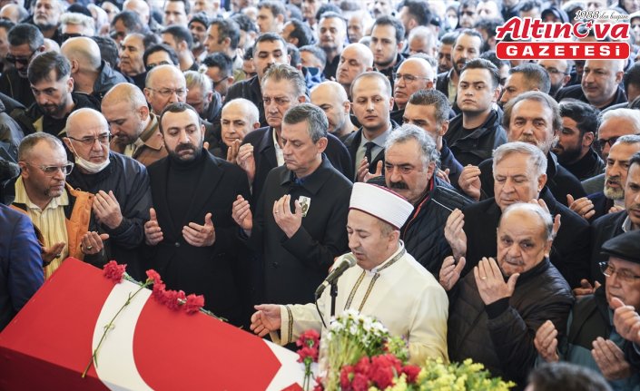 Sanatçı Volkan Konak son yolculuğuna uğurlanıyor