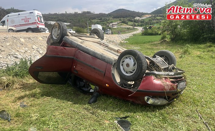 Tokat'ta tarlaya devrilen otomobildeki  2 kişi yaralandı