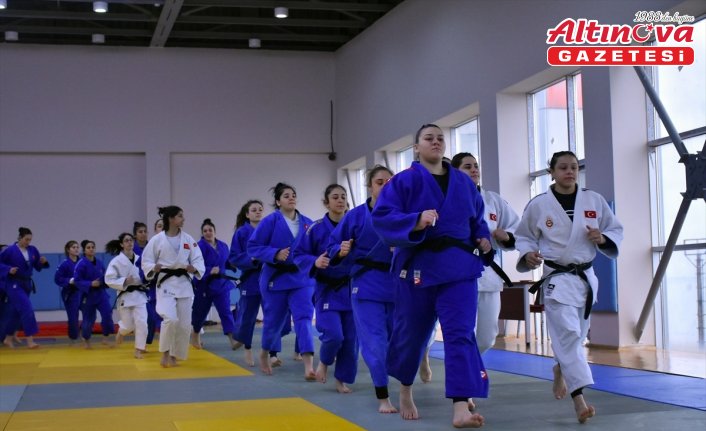 Ümit ve genç kadın milli judocular, çalışmalarını Trabzon'da sürdürüyor