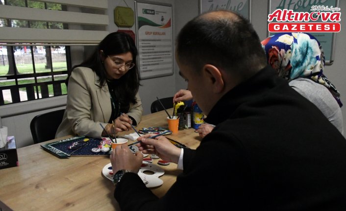 YEDAM atölyeleri, hem bağımlılığa sürükleyen çevreden uzaklaştırıyor hem meslek edinmenin yolunu açıyor