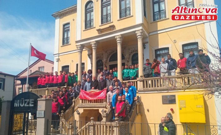 Yurt Lig sporcularından Bafra Arkeoloji Müzesi'ne ziyaret