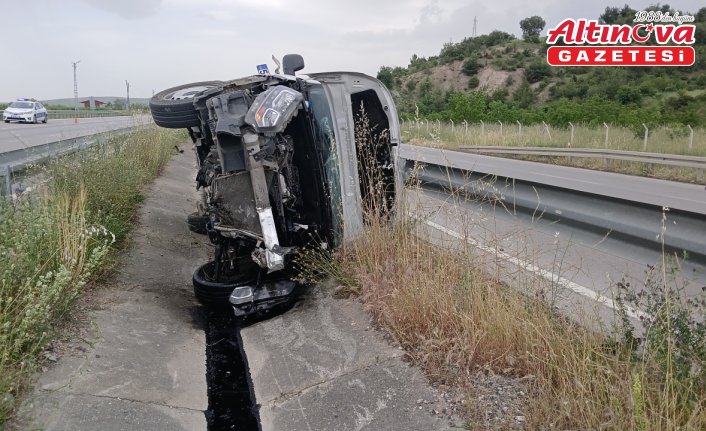 Amasya'da devrilen panelvandaki 2 kişi yaralandı
