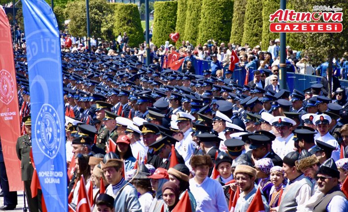Atatürk'ü temsil eden bayrak Samsun'da karaya çıkarıldı (2)