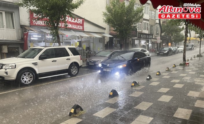 Bolu'da sağanak hayatı olumsuz etkiledi