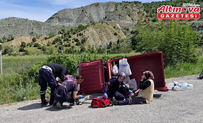 Çorum'da triportörün devrilmesi sonucu 2 kişi yaralandı