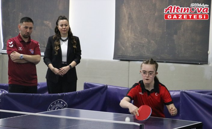 Dünya üçüncüsü down sendromlu masa tenisçi Zeynep'in yeni hedefi şampiyonluk: