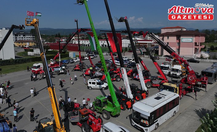 Düzce'de vinç operatörleri Filistin'e destek konvoyu düzenledi