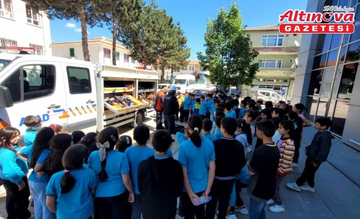 Göynücek'te ilkokul öğrencilerine ''Afet Farkındalık Eğitimi'' verildi
