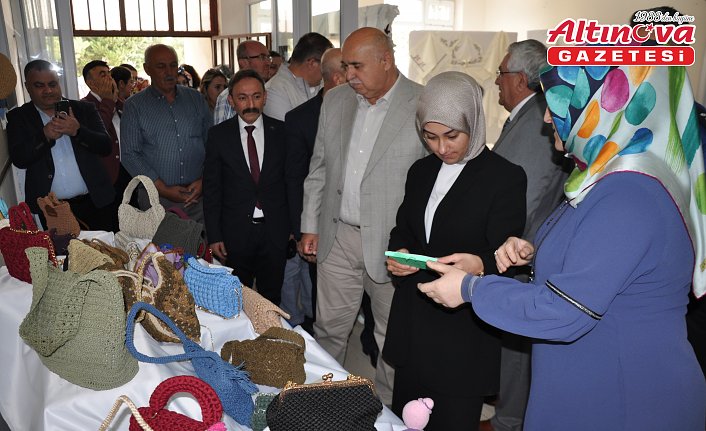 Gümüşhacıköy Halk Eğitim Merkezi yıl sonu sergisi açıldı