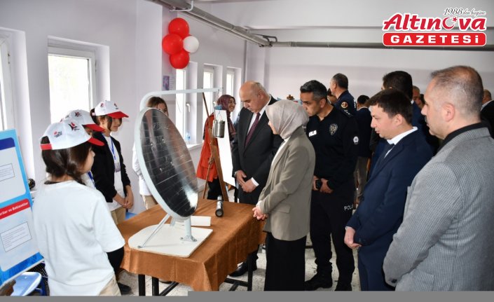 Gümüşhacıköy ve Göynücek'te TÜBİTAK 4006 Bilim Fuarı düzenlendi