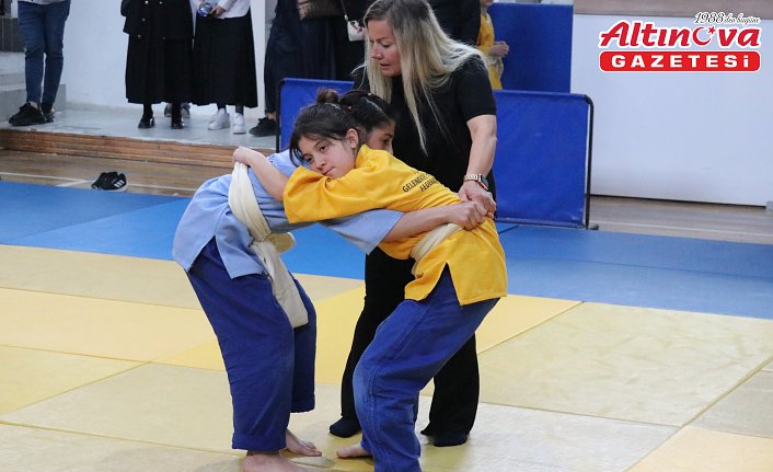 Karabük'te İller Arası Kuşak Güreşi Turnuvası düzenlendi