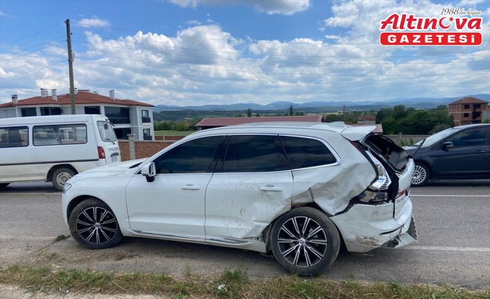 Kastamonu'da ambulansla cipin çarpıştığı kazada 4 kişi yaralandı