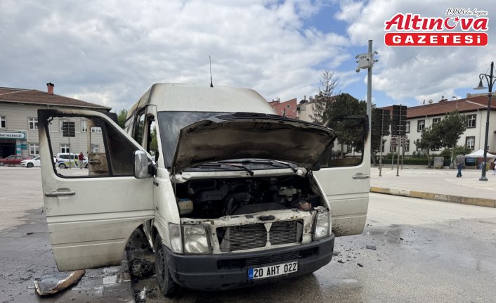 Kastamonu'da hacizli olduğunu öğrendiği aracını ateşe veren kişi gözaltına alındı