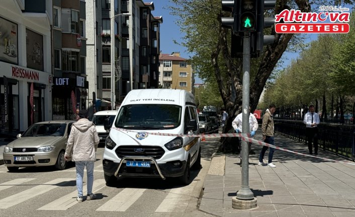 Kastamonu'da husumetli olduğu kişiye sokak ortasında ateş eden şüpheli gözaltına alındı