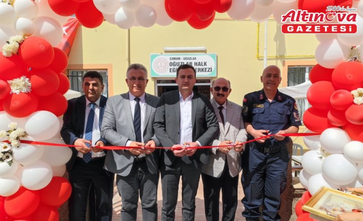 Oğuzlar Halk Eğitimi Merkezi yıl sonu sergisi açıldı