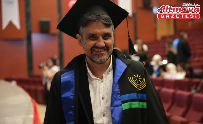 Okuma azmiyle 6 diploma sahibi oldu, eğitim serüveni bitmedi