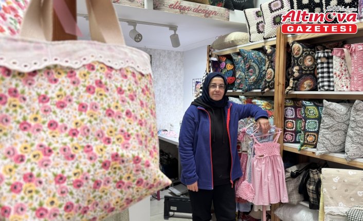 Özgün tasarımlarıyla renk renk çanta üretiyor