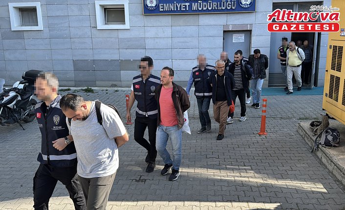 Samsun merkezli üç ilde iki döner zincirine yönelik FETÖ soruşturmasında yakalanan 7 zanlı adliyede