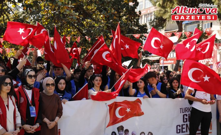 Samsun'da 19 Mayıs etkinlikleri Onur Anıtı'na çelenk sunumuyla başladı
