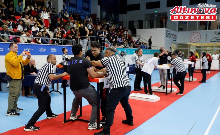 Samsun'da Bilek Güreşi Gençler A Türkiye Birinciliği müsabakaları başladı