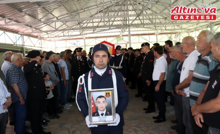 Samsun'da derede boğulan jandarma astsubay memleketi Ordu'da son yolculuğuna uğurlandı