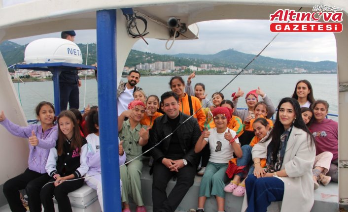 Şanlıurfa'dan iki çim hokeyi takımı Çarşıbaşı'nı ziyaret etti