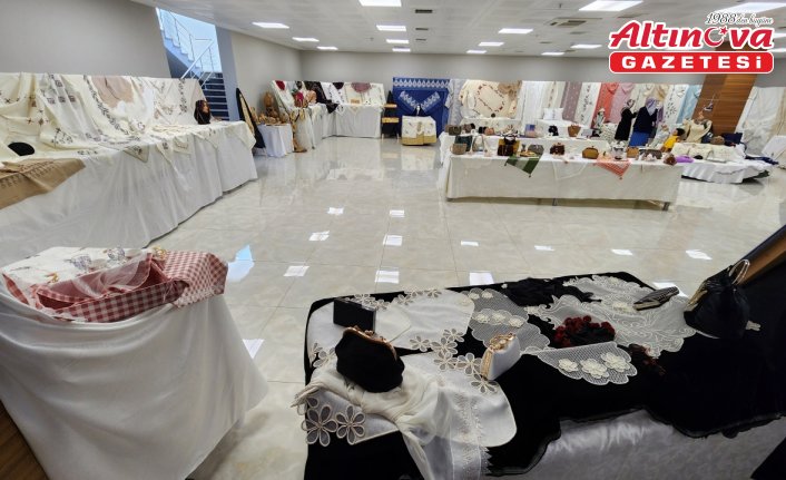 Suluova Halk Eğitim Merkezi yıl sonu sergisi açıldı