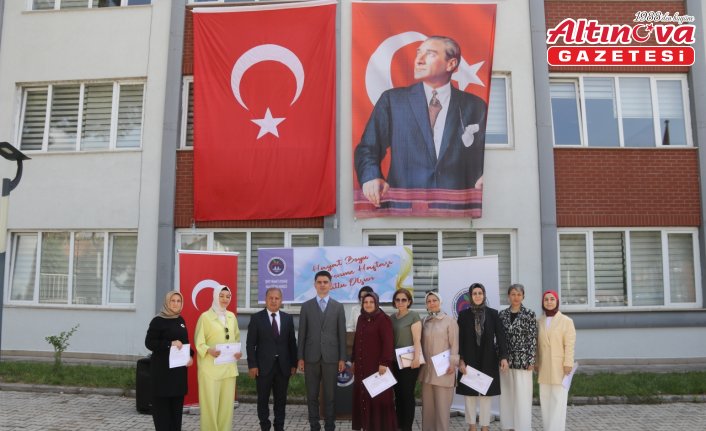 Taşova Halk Eğitimi Merkezinin yıl sonu sergisi açıldı