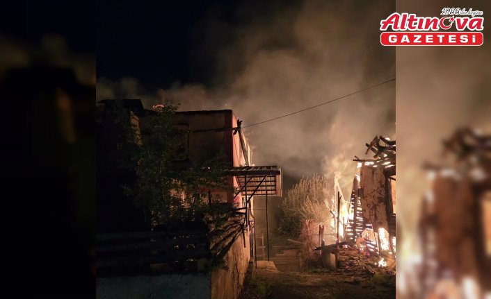 Tokat'ta çıkan yangında 3 ev kullanılamaz hale geldi