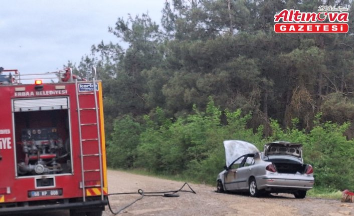 Tokat'ta çıkan yangında otomobil kullanılamaz hale geldi