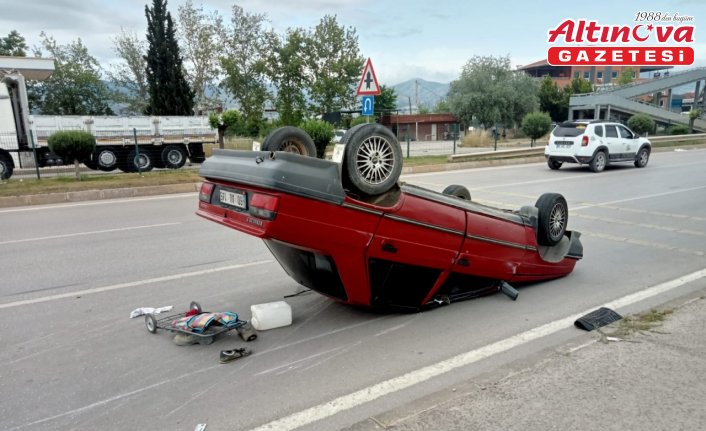 Tokat'ta devrilen otomobildeki 2 kişi yaralandı