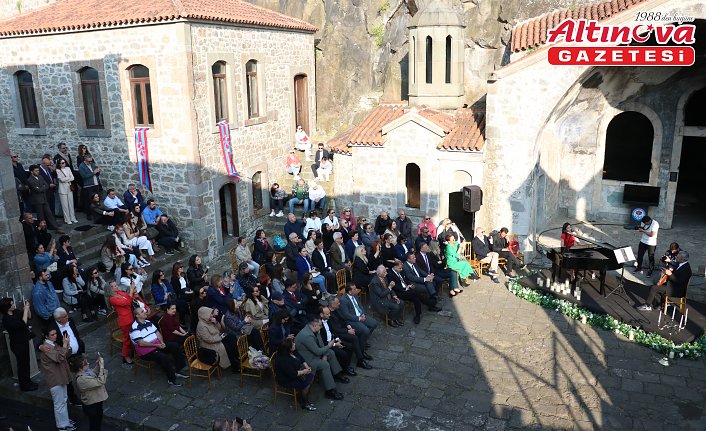Trabzonspor, Kızlar Manastırı'nda piyano dinletisi ve fotoğraf sergisi düzenlendi