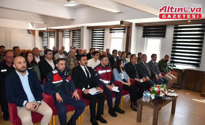 Yağlıdere'de muhtarlara eğitim verildi