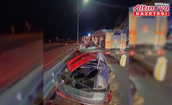 Zonguldak'ta bariyere çarpan otomobilin sürücüsü öldü