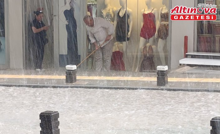 Amasya'da sağanak su baskınlarına neden oldu