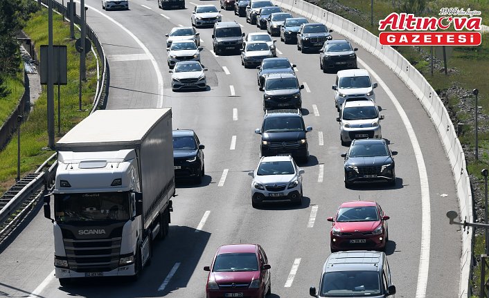 Anadolu Otoyolu'nun Bolu ve Düzce kesiminde bayram tatili hareketliliği kısmen başladı