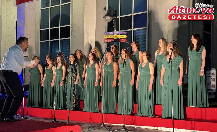 Artvin'de “Nazım'dan Kazım'a bir Volkan'dır Karadeniz“ konseri düzenlendi