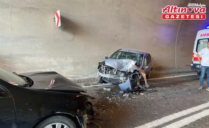 Artvin'de iki otomobilin çarpıştığı kazada 5 kişi yaralandı