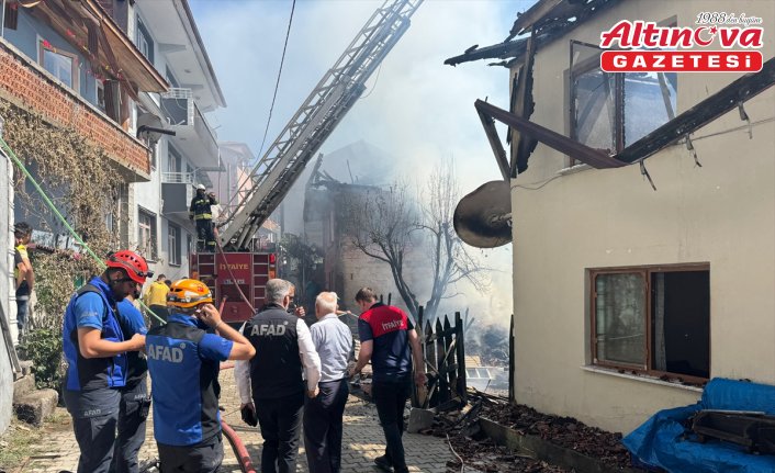 Bartın'da çıkan yangında 2 evde hasar oluştu