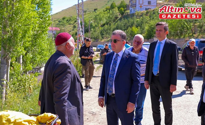 Bayburt Valisi Mustafa Eldivan'dan köylere ziyaret
