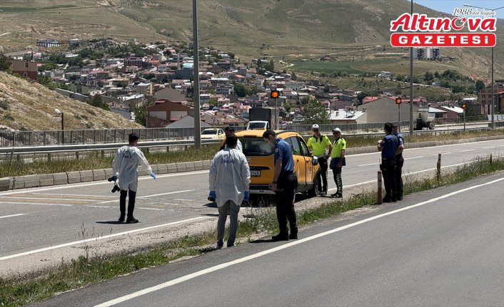 Bayburt'ta taksinin çarptığı yaya öldü