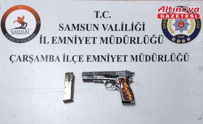 Çarşamba'da bir araçta ruhsatsız tabanca bulundu