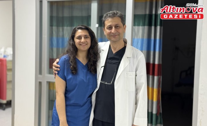 Çocukken izlediği babasıyla aynı hastanede görev yapıyor