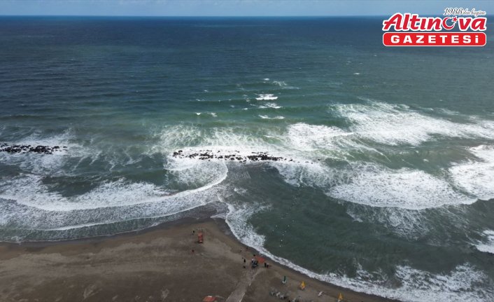 Düzce ve Sakarya'da olumsuz hava koşulları nedeniyle denize girmek yasaklandı