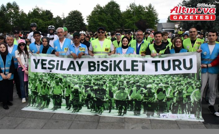 Düzce'de bisikletliler Yeşilay organizasyonunda sağlıklı yaşam için pedal çevirdi