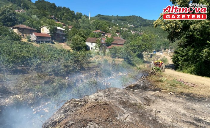 Düzce'de çalılık alanda çıkan yangın ormana sıçramadan söndürüldü