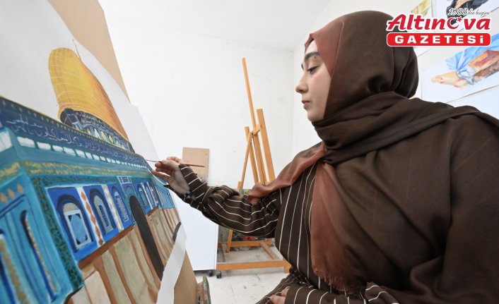 Düzceli üniversite öğrencisi, Filistinlilerin acılarını ve umutlarını tuvaline taşıyor