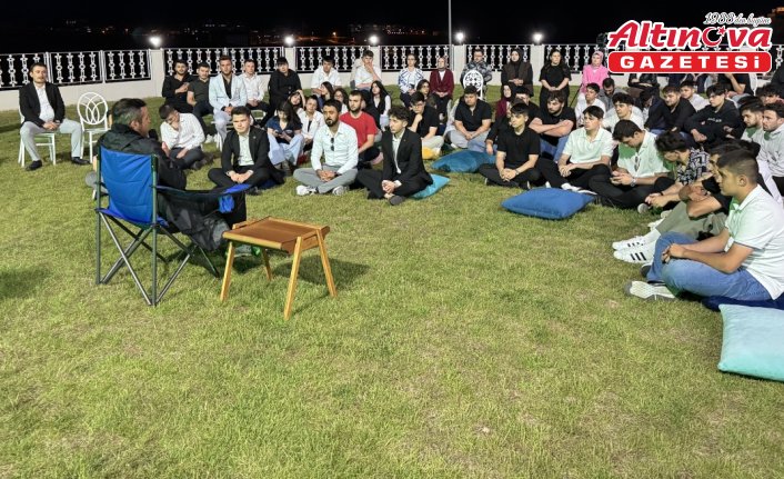 Karabük Belediye Başkanı Çetinkaya, gençlerle buluştu