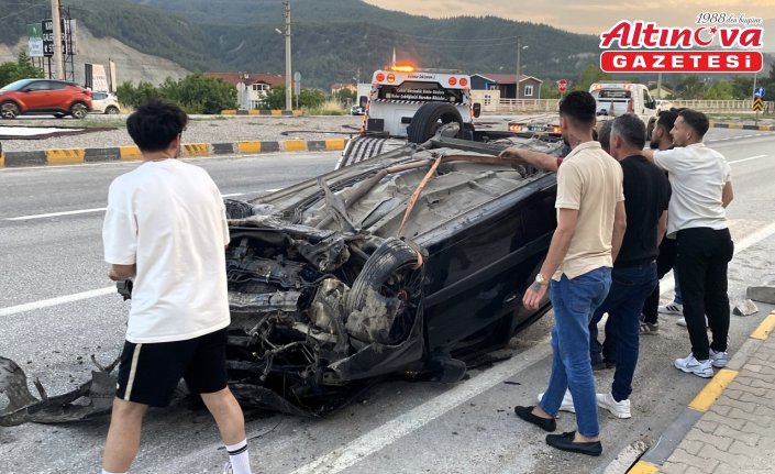 Karabük'te devrilen otomobildeki 3 kişi yaralandı