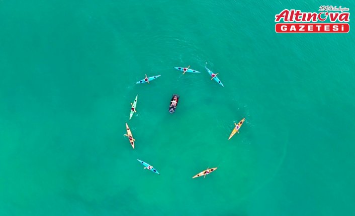 Karadeniz su sporları antrenmanında kanolarla renklendi